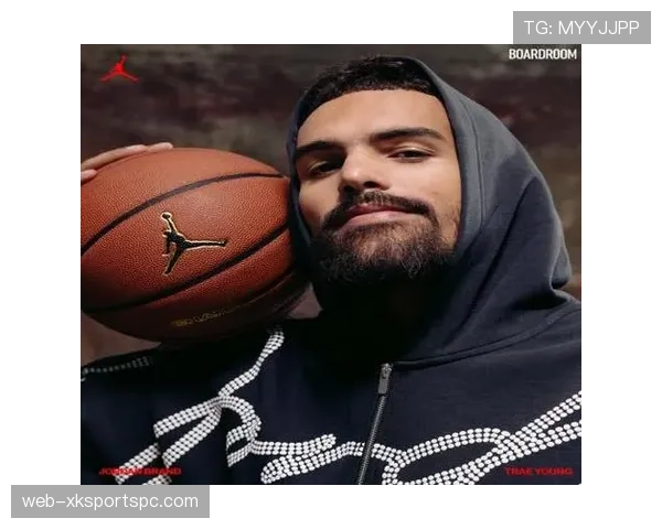 特雷·杨突破创造高效得分拉开与欧文关键表现差距