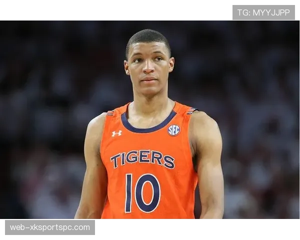 约什·史密斯无球切入效率下滑，内线终结占比显著降低